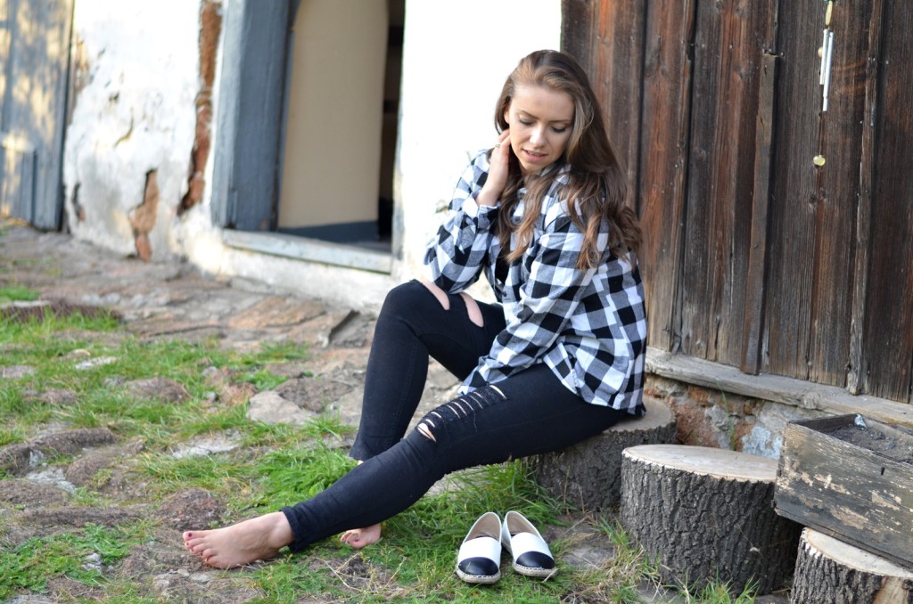 CZARNO - BIAŁA KRATA