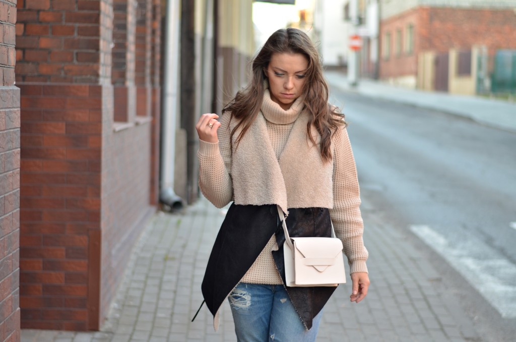 BEŻOWY SWETER BEŻOWY SWETER I KAMIZELKA