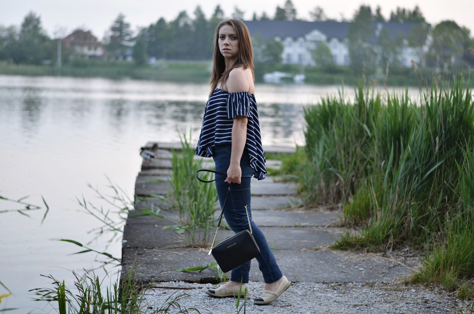 TOP Z ODKRYTYMI RAMIONAMI