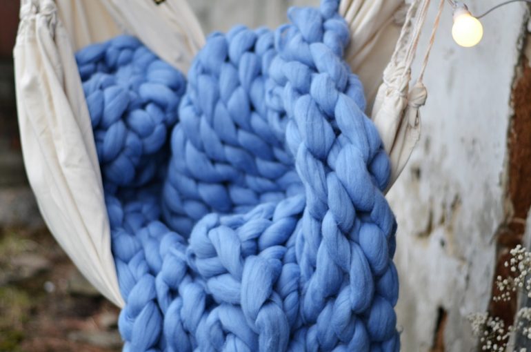 KOC Z WEŁNY CZESANKOWEJ