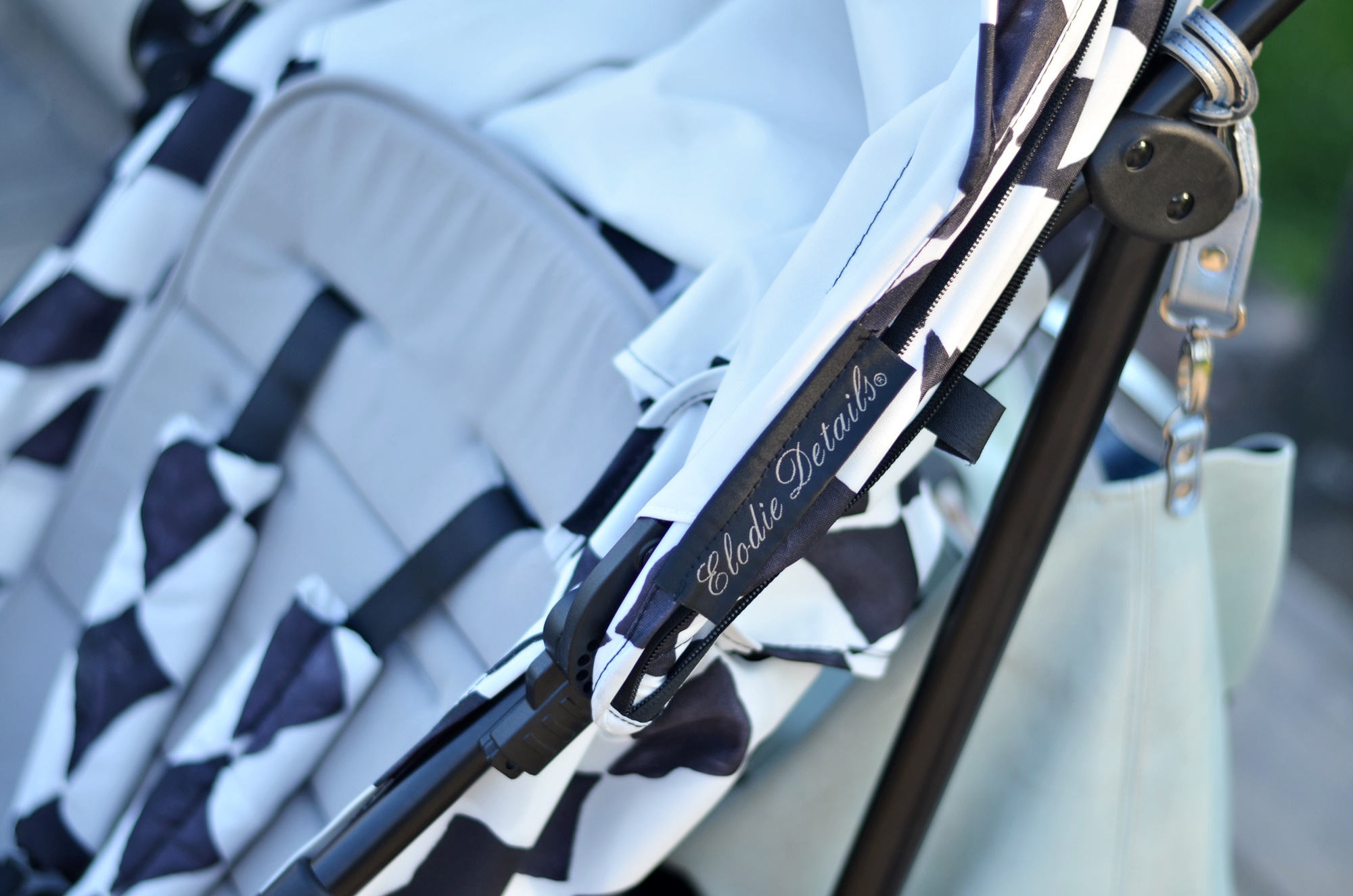 PODRÓŻE Z ELODIE DETAILS