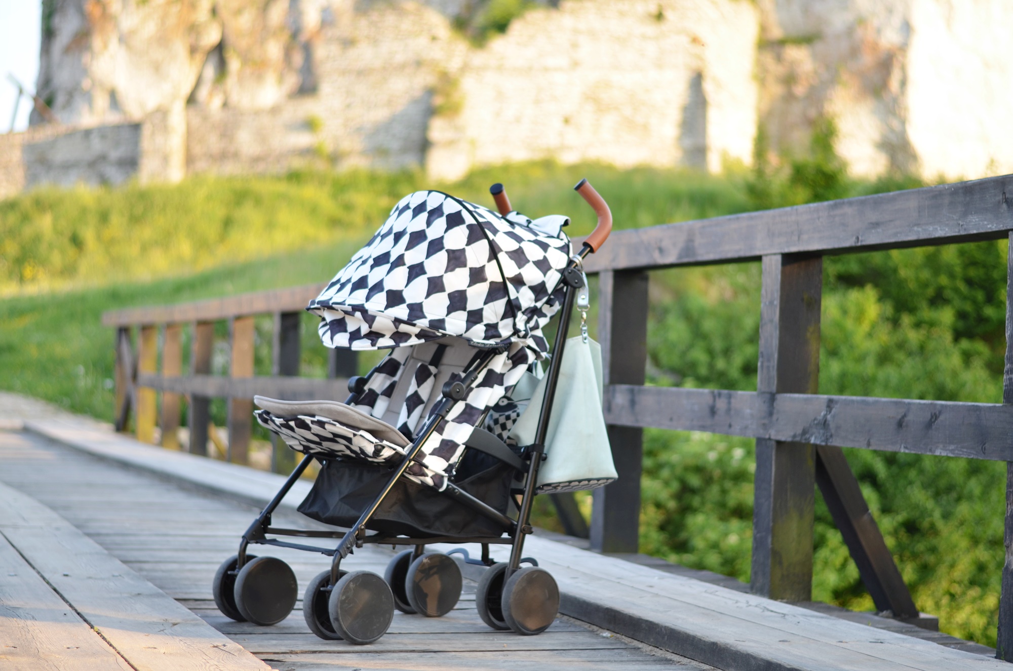 PODRÓŻE Z ELODIE DETAILS