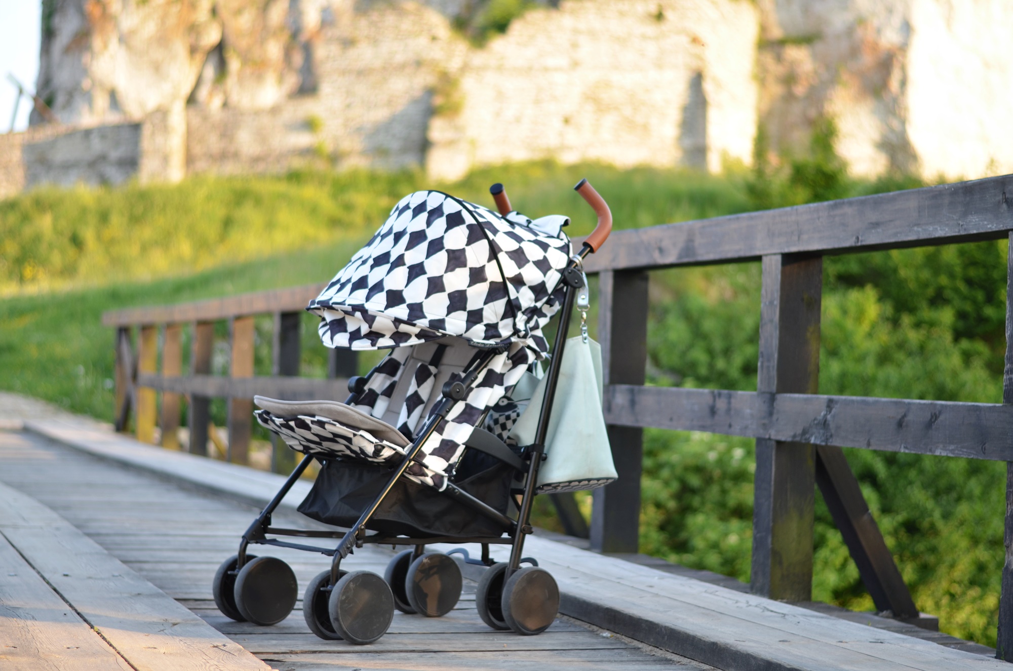 PODRÓŻE Z ELODIE DETAILS