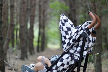 ELODIE DETAILS W LESIE