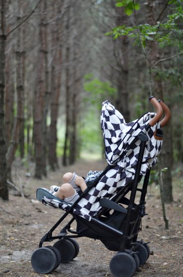 ELODIE DETAILS W LESIE