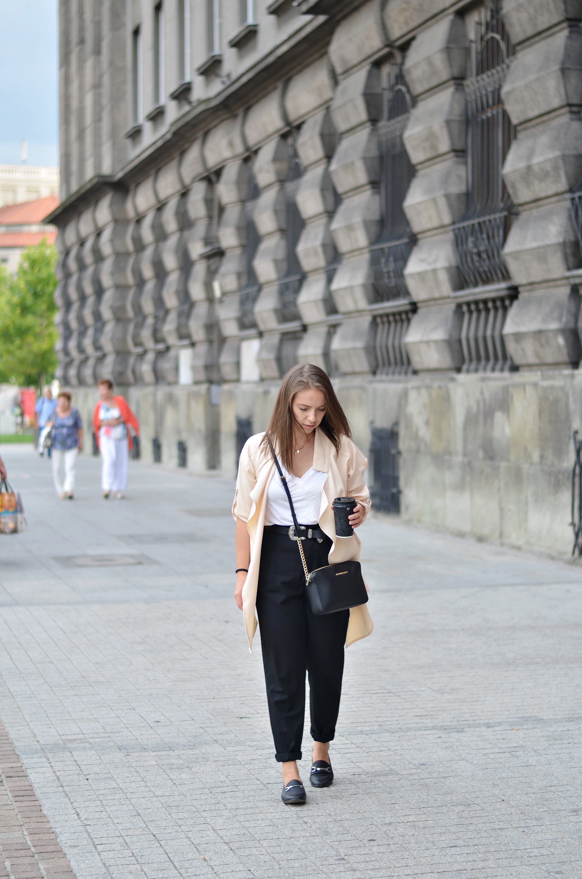 z czym łaczyć czarne mokasyny? czarne mokasyny