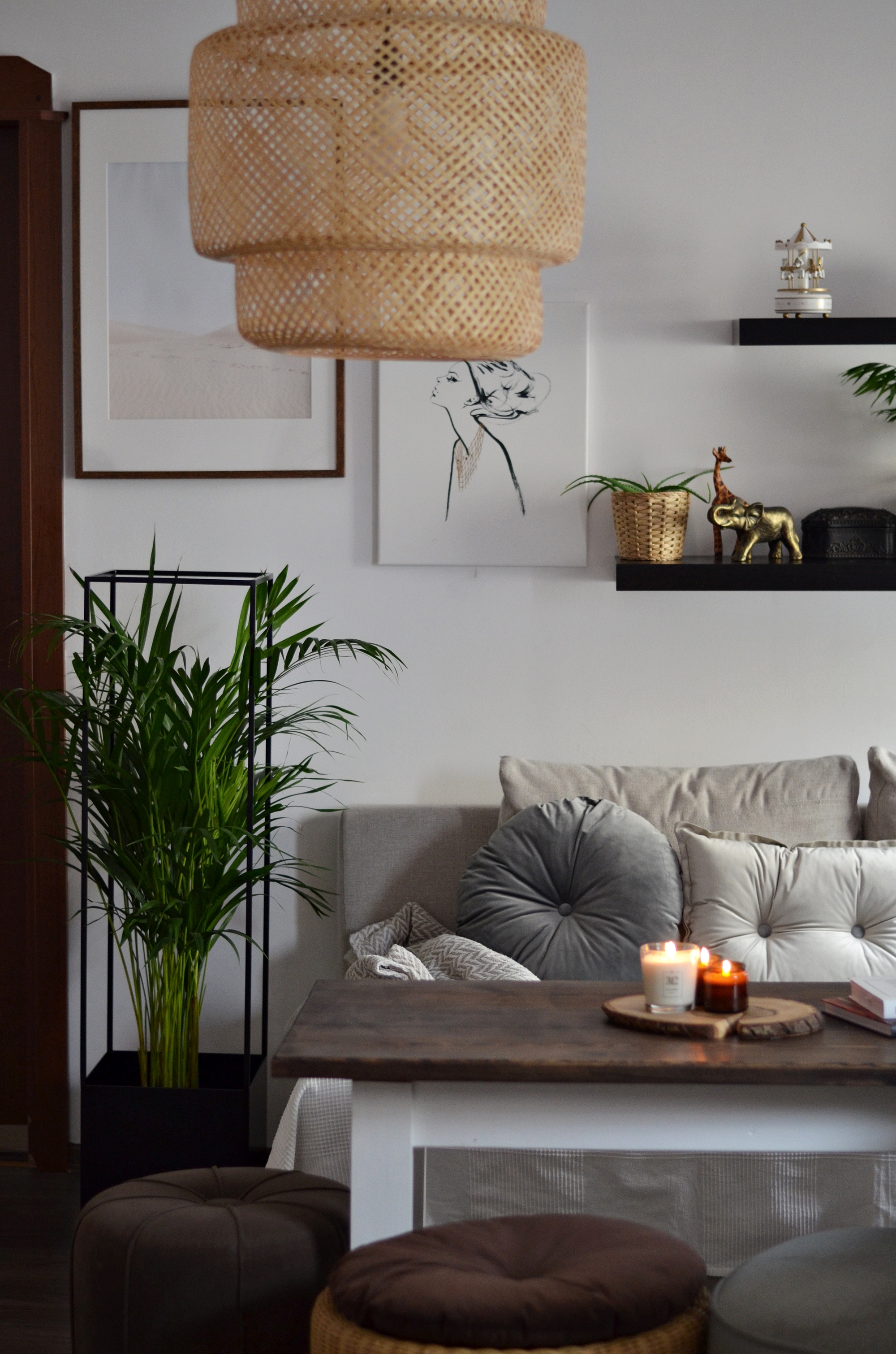 DONICA ZE STALI JAKO ŚWIETNY DODATEK W SALONIE