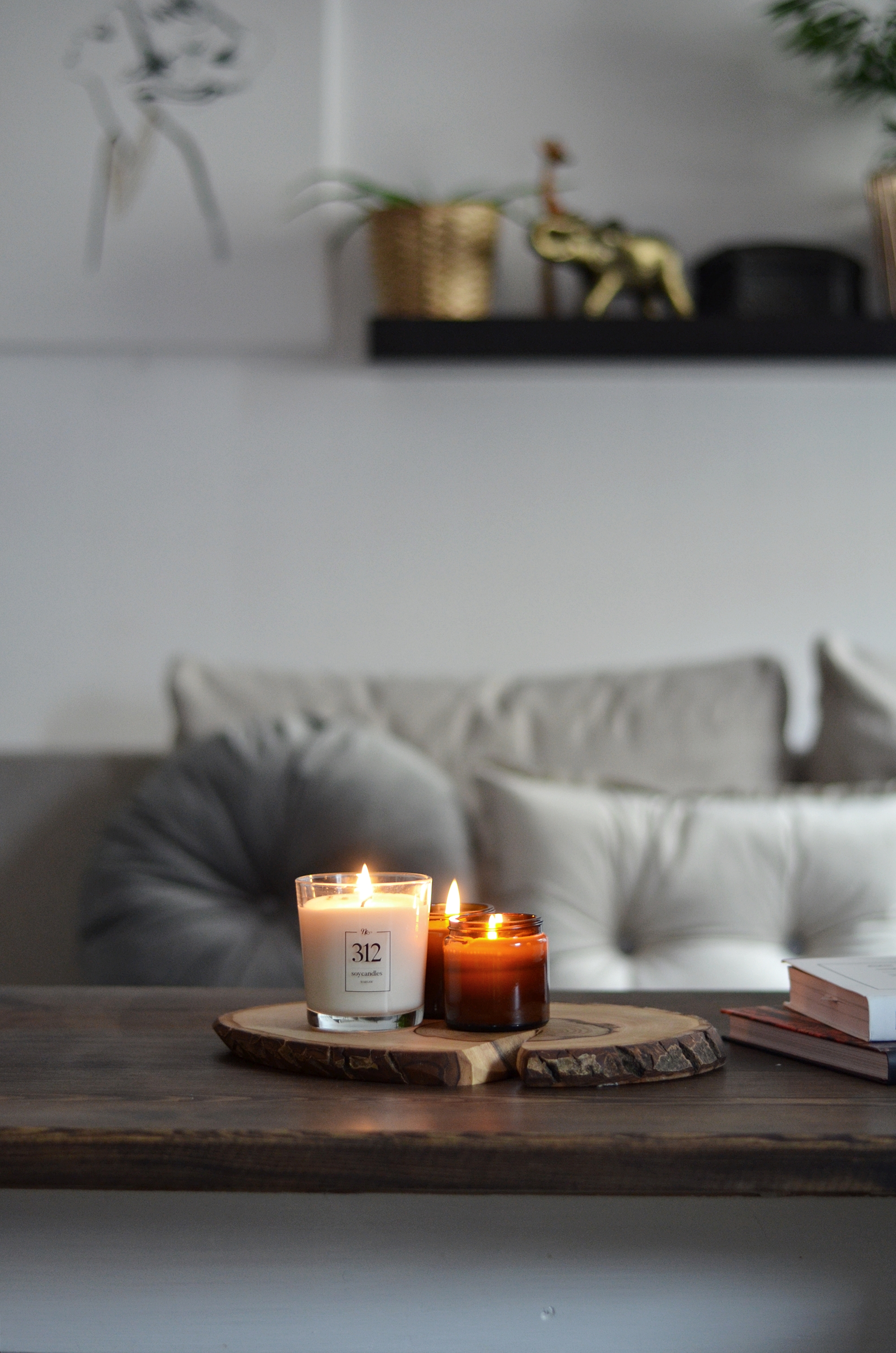 DONICA ZE STALI JAKO ŚWIETNY DODATEK W SALONIE