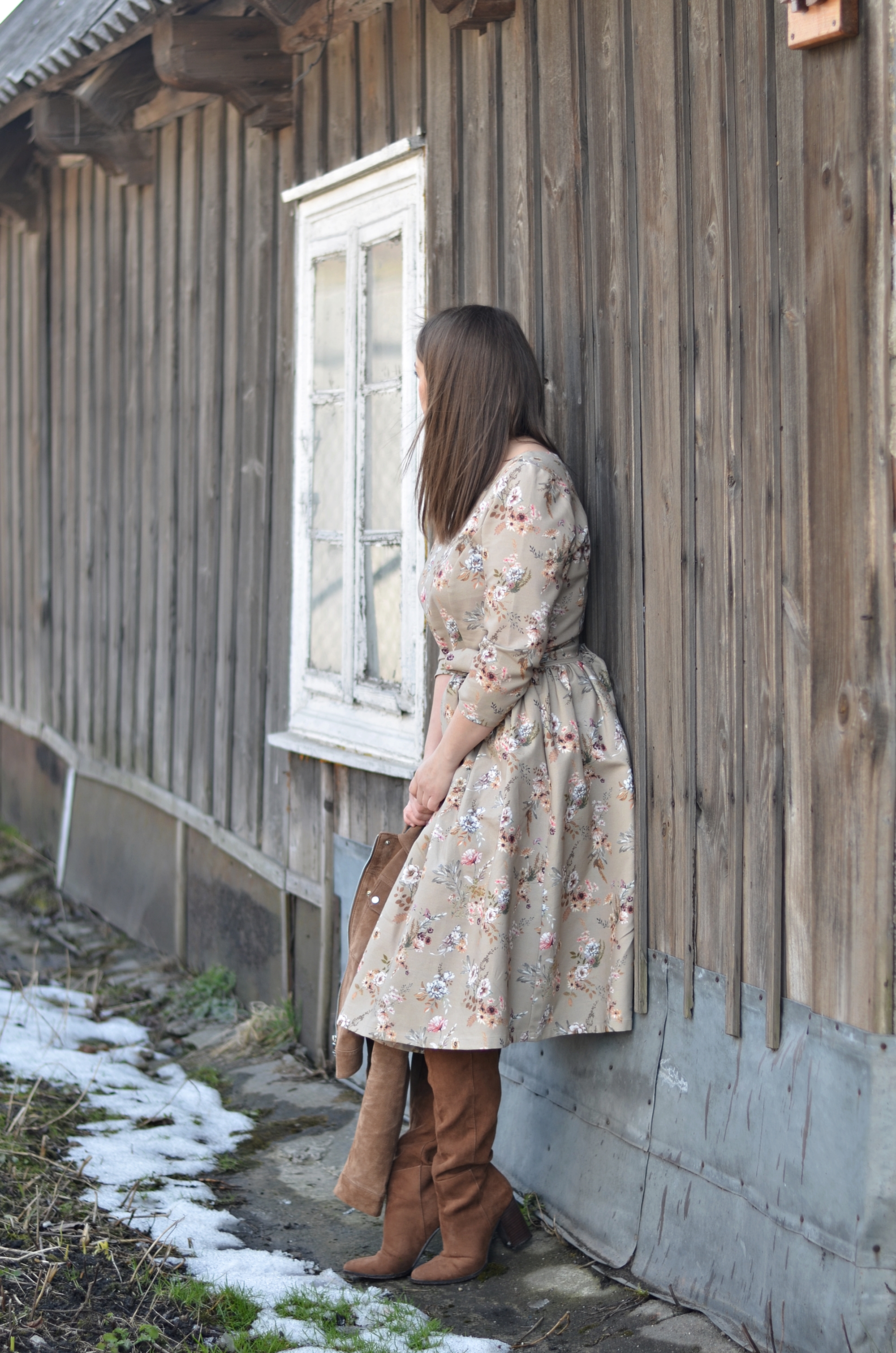 Marie Zelie SUKIENKA Z MOTYWEM KWIATOWYM