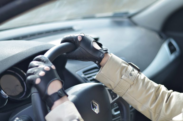 rękawiczki do samochodu