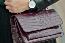 CZARNA PLISOWANA SPÓDNICA W STYLIZACJI