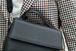 BIAŁY GOLF I JEANSY CALVIN KLEIN