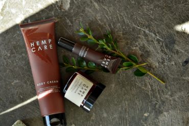 KOSMETYKI Z ORGANICZNYM OLEJEM KONOPNYM