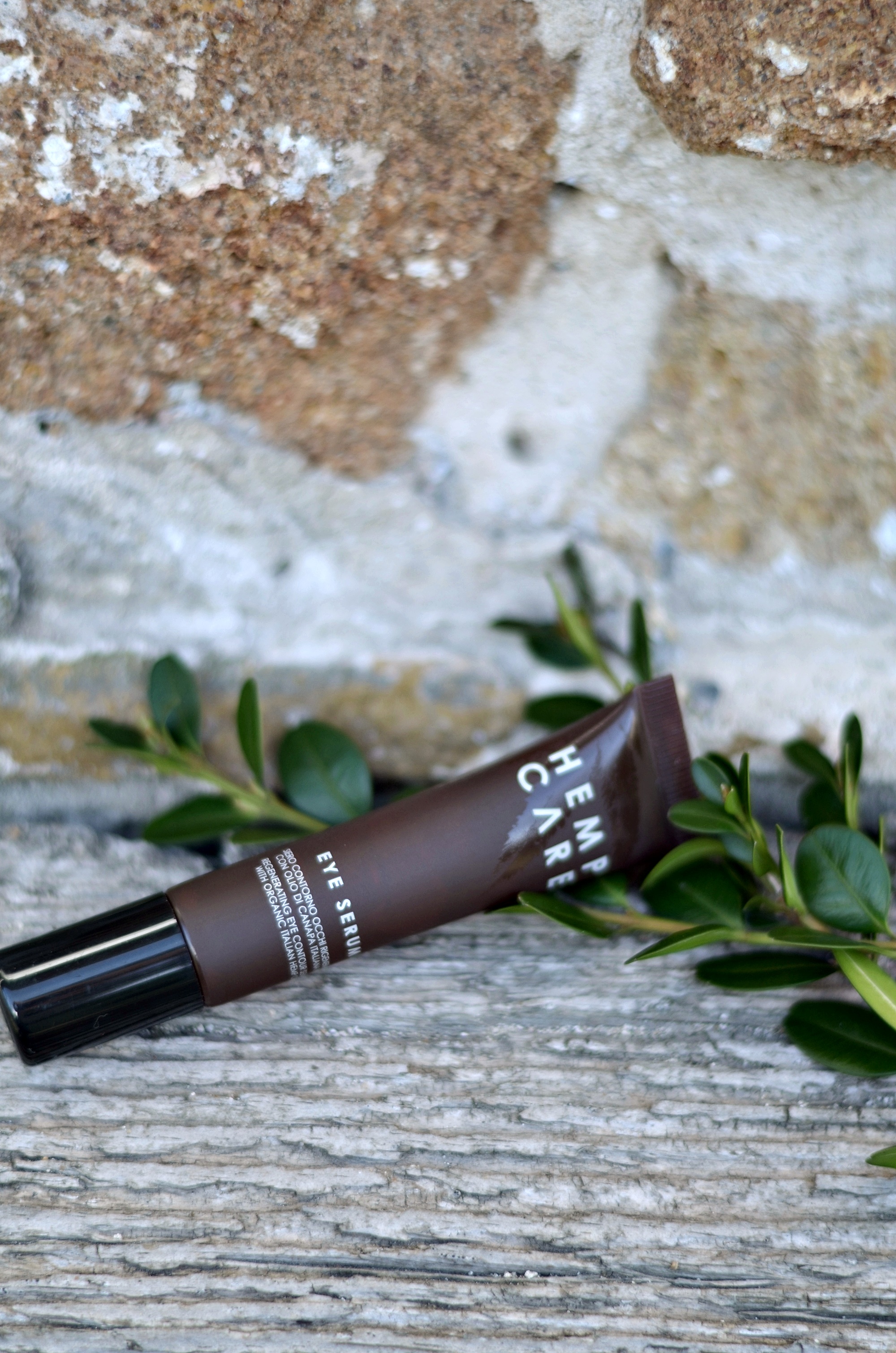 serum pod oczy hemp care