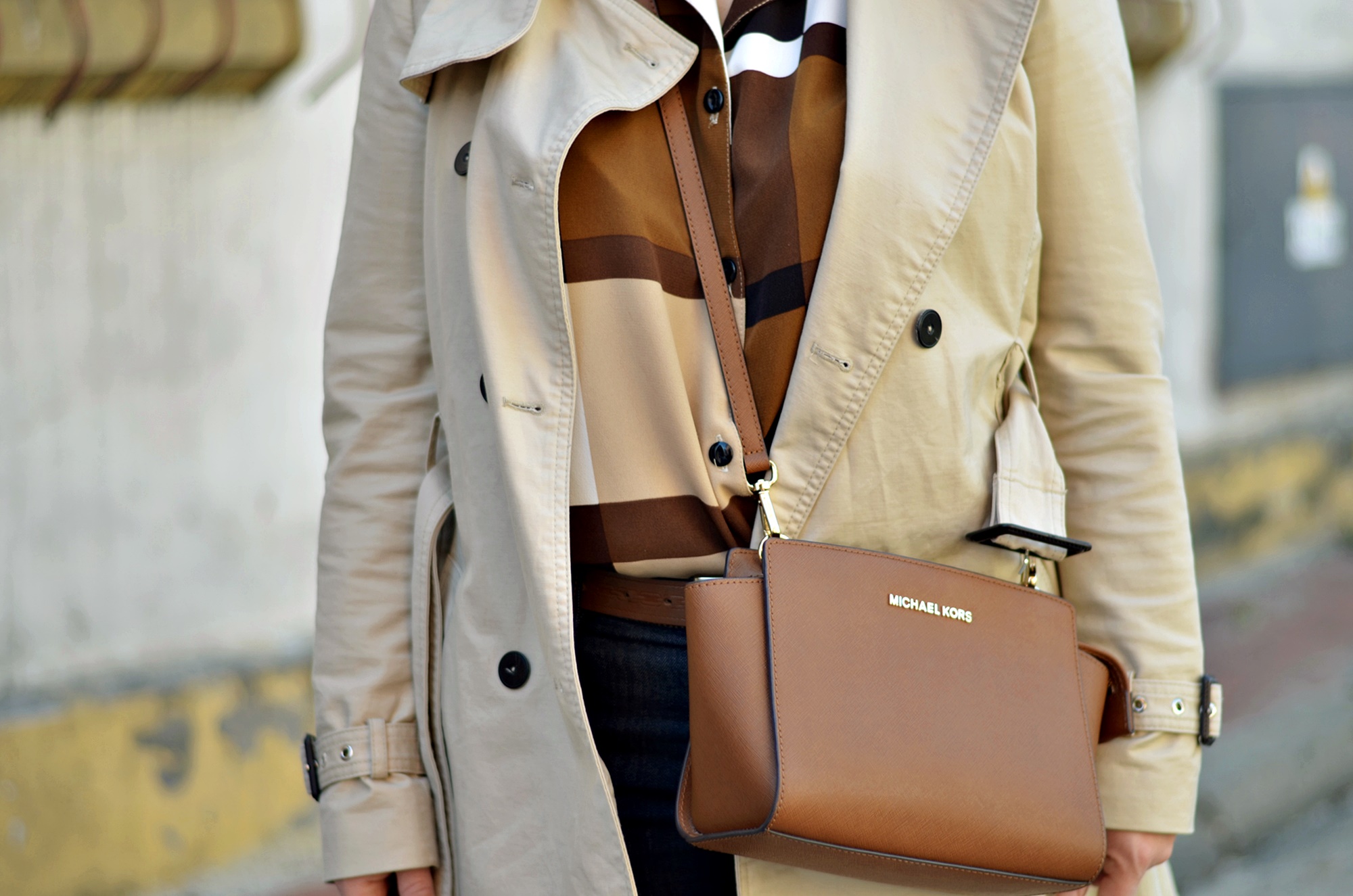 trencz w stylizacji torebka Michael Kors