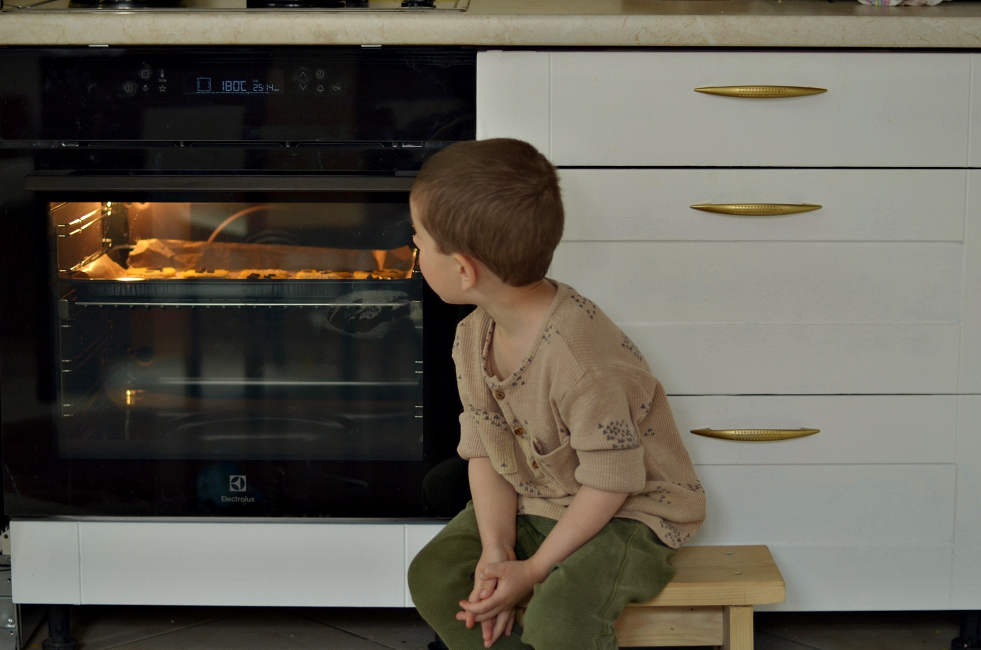 Piekarnik ELECTROLUX SERIA 700 SENSECOOK EOE7C31Z ELECTROLUX SERIA 700 SENSECOOK EOE7C31Z