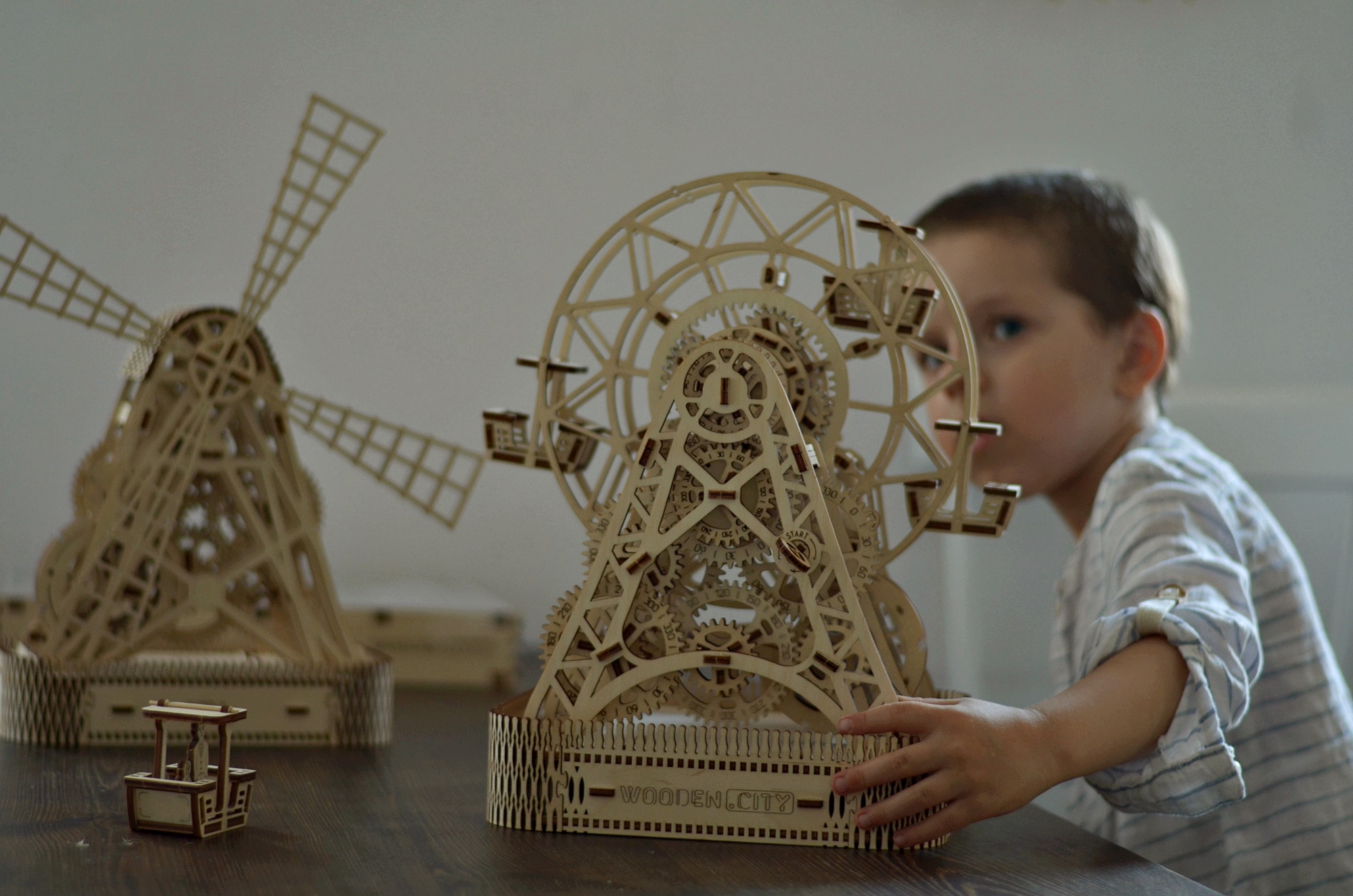PRZENOSIMY SIĘ DO ŚWIATA MAGI, KTÓRY TWORZĄ ZABAWKI WOODEN.CITY drewniane zabawki