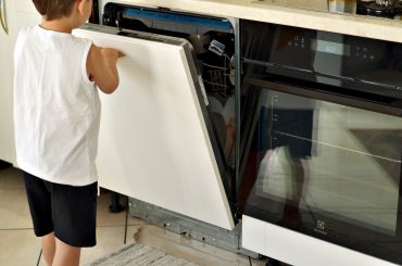 ZMYWARKA DO ZABUDOWY-JAKĄ WYBRAĆ? TESTUJEMY ELECTROLUX AIRDRY EEM748210L