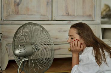 LATO W MIEŚCIE, CZYLI JAK RADZIMY SOBIE Z UPAŁAMI?