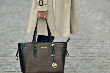 SPORTOWE BUTY W STYLIZACJI Z TRENCZEM