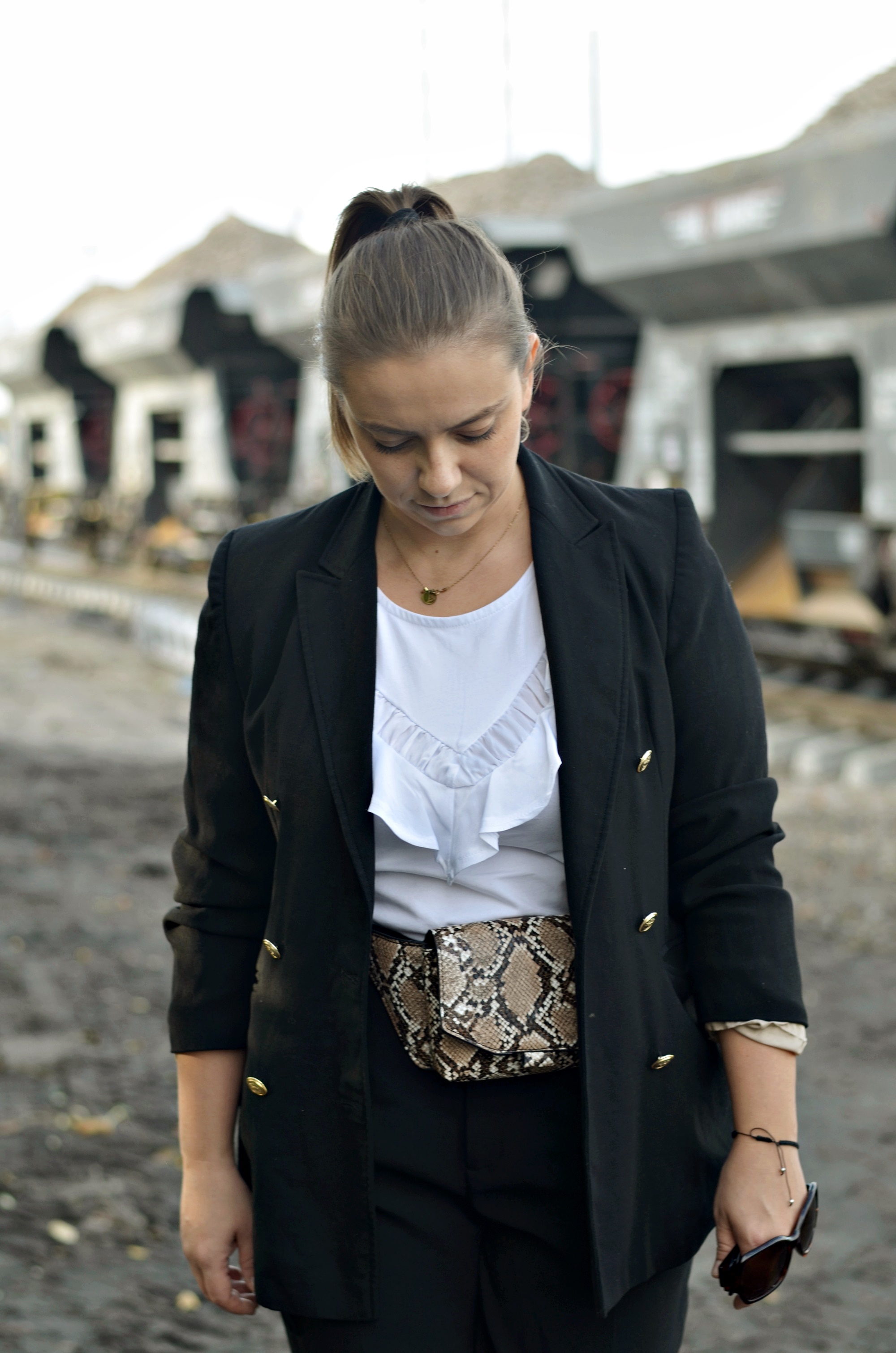 czarna marynarka