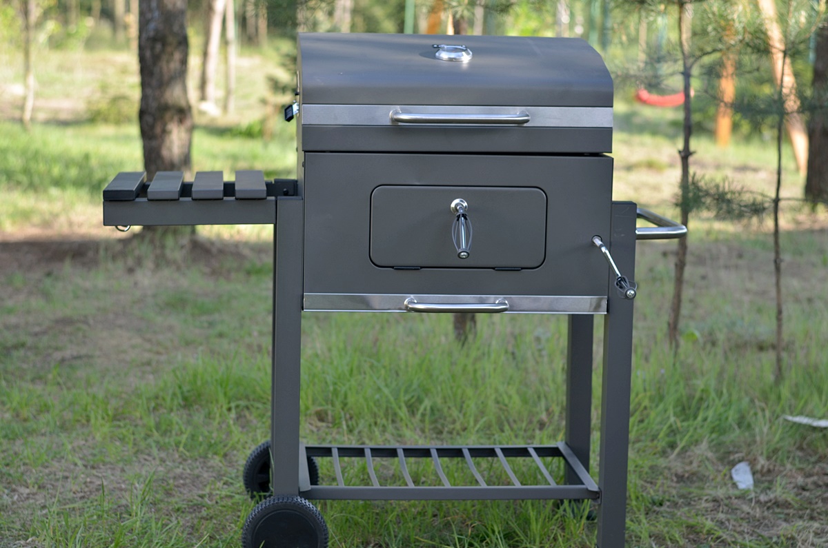 jaki grill na działkę? grill delux