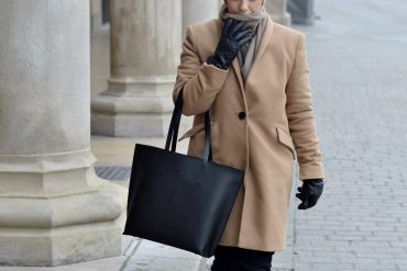 PŁASZCZ O MĘSKIM KROJU