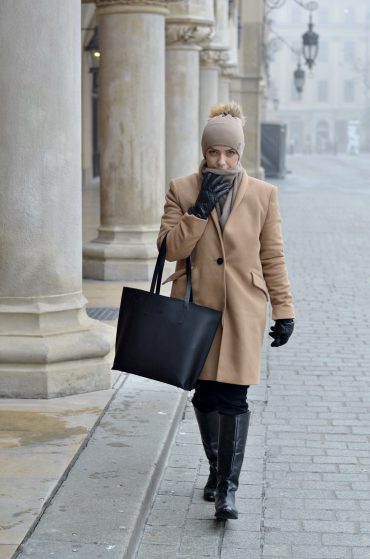 PŁASZCZ O MĘSKIM KROJU