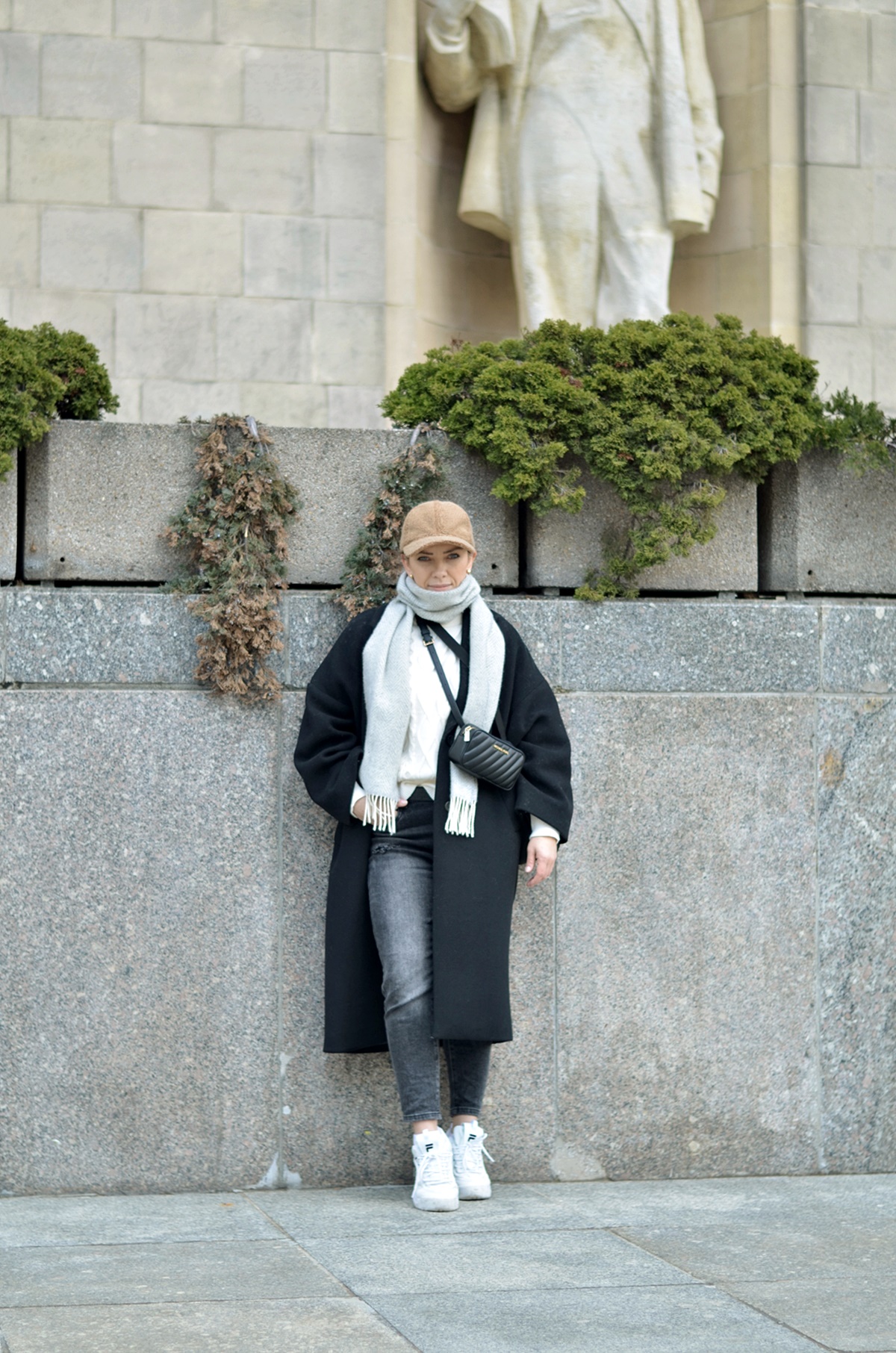 CZARNY OVERSIZOWY PŁASZCZ