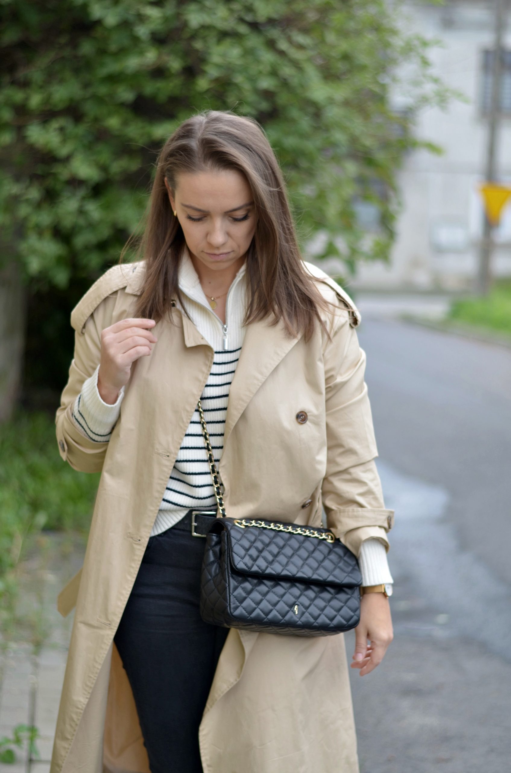 sweter w paski