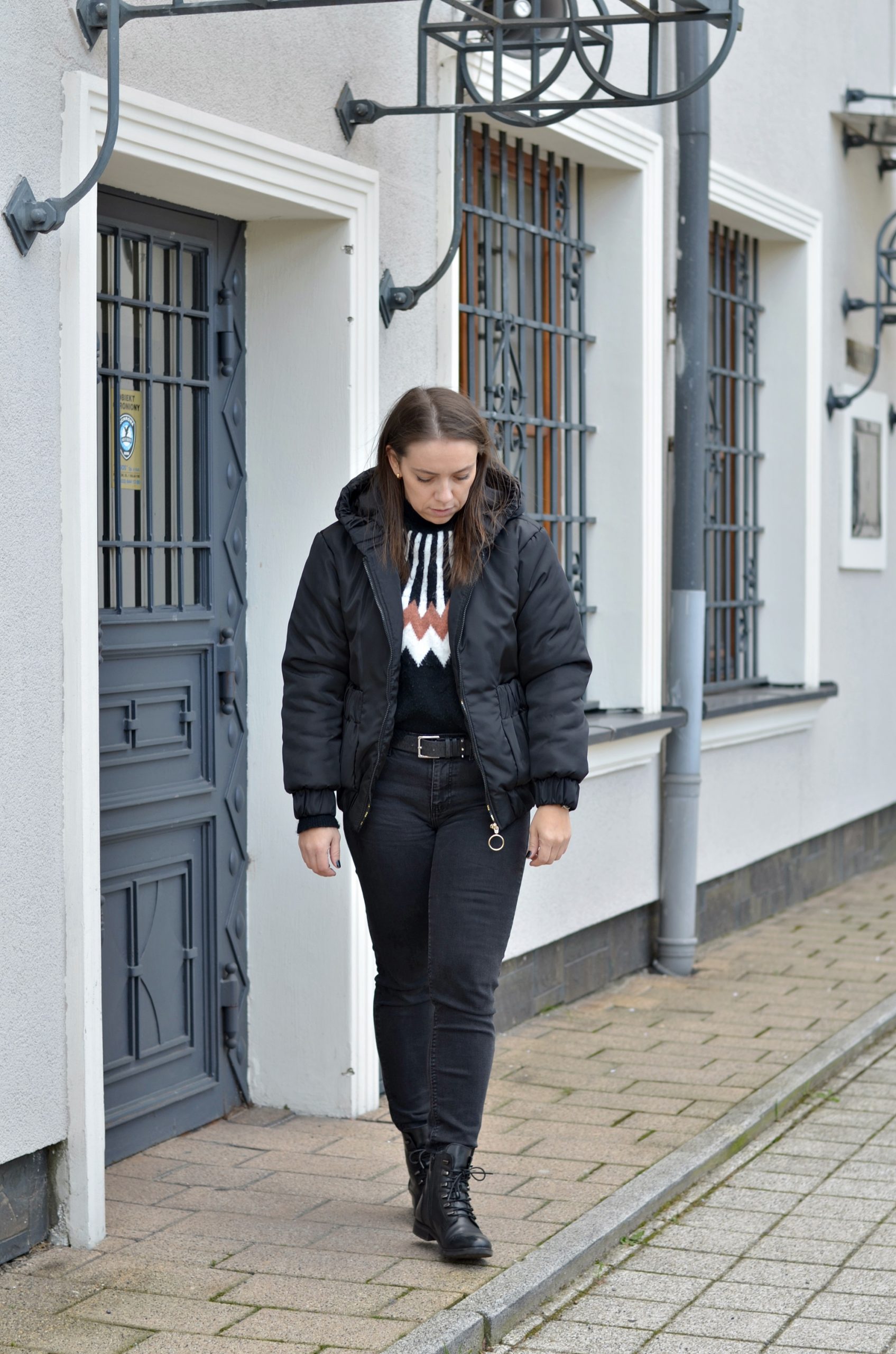 pikowana czarna kurtka damska czarna kurtka z pikowaniami