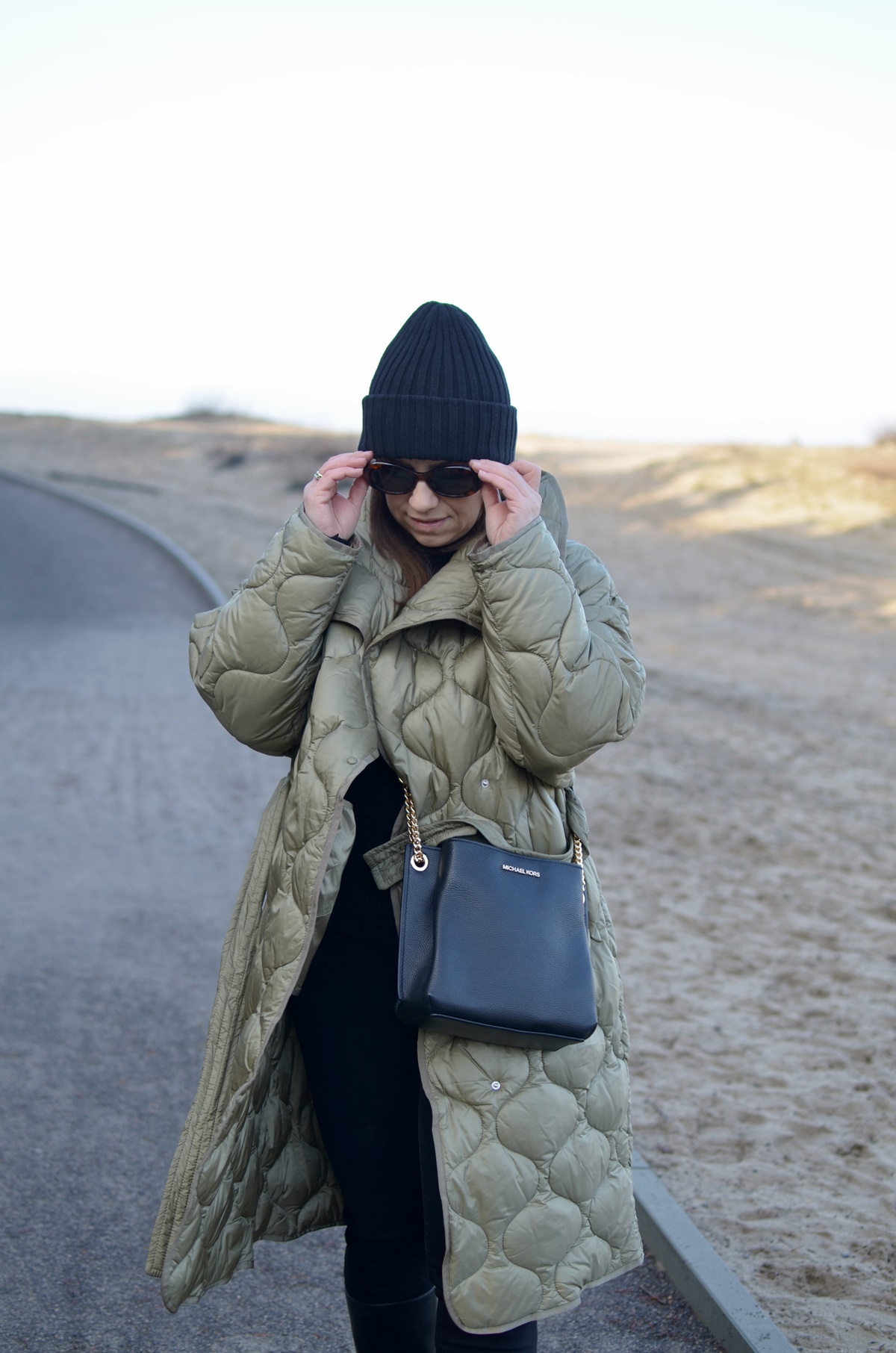 DŁUGI PIKOWANY PŁASZCZ