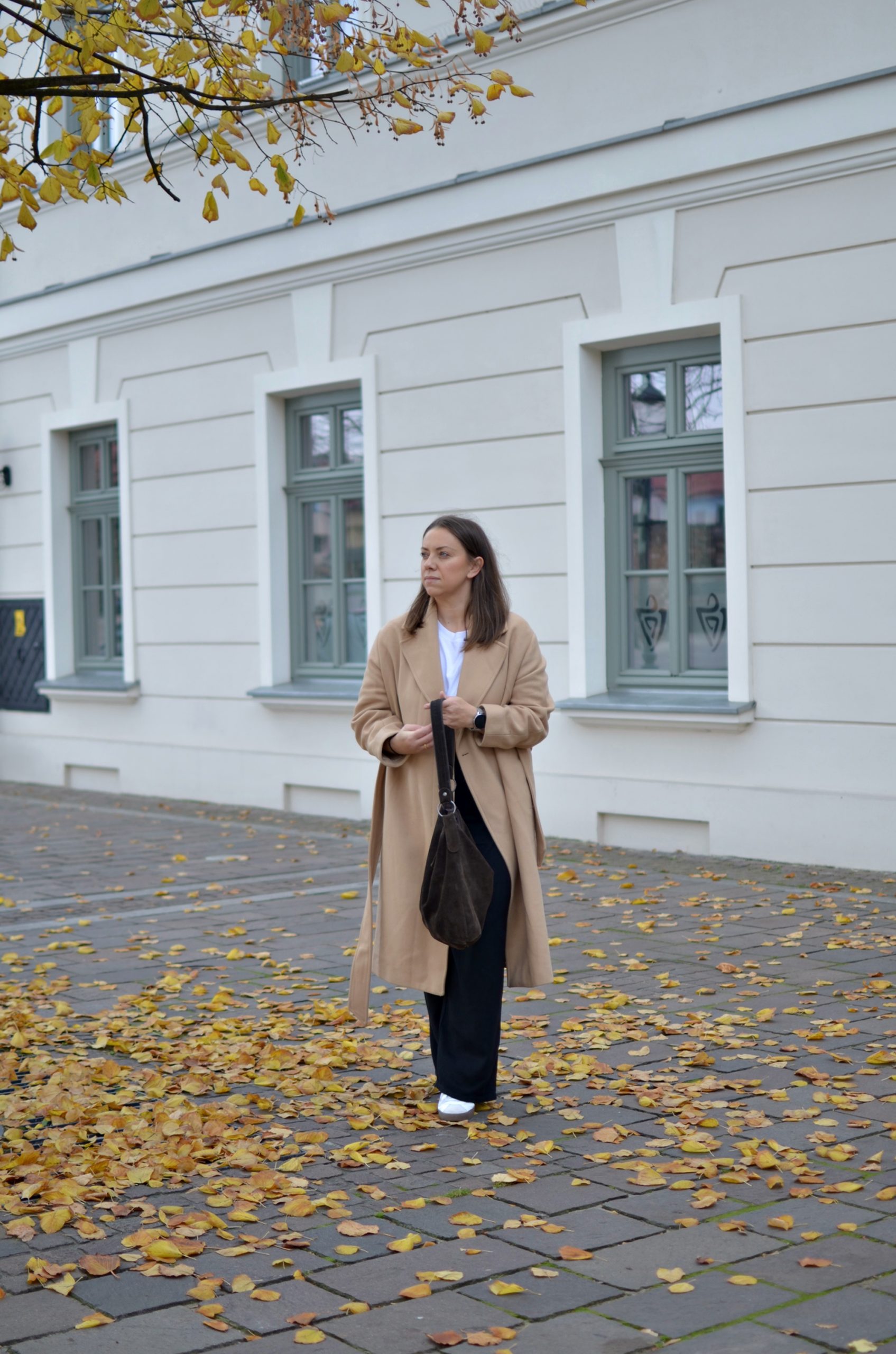 KLASYCZNY PŁASZCZ KLASYCZNY PŁASZCZ