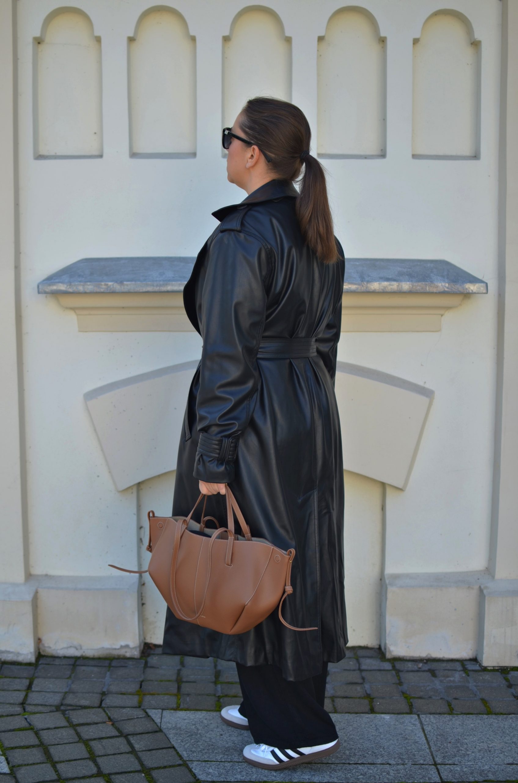 PŁASZCZ Z ECO SKÓRY