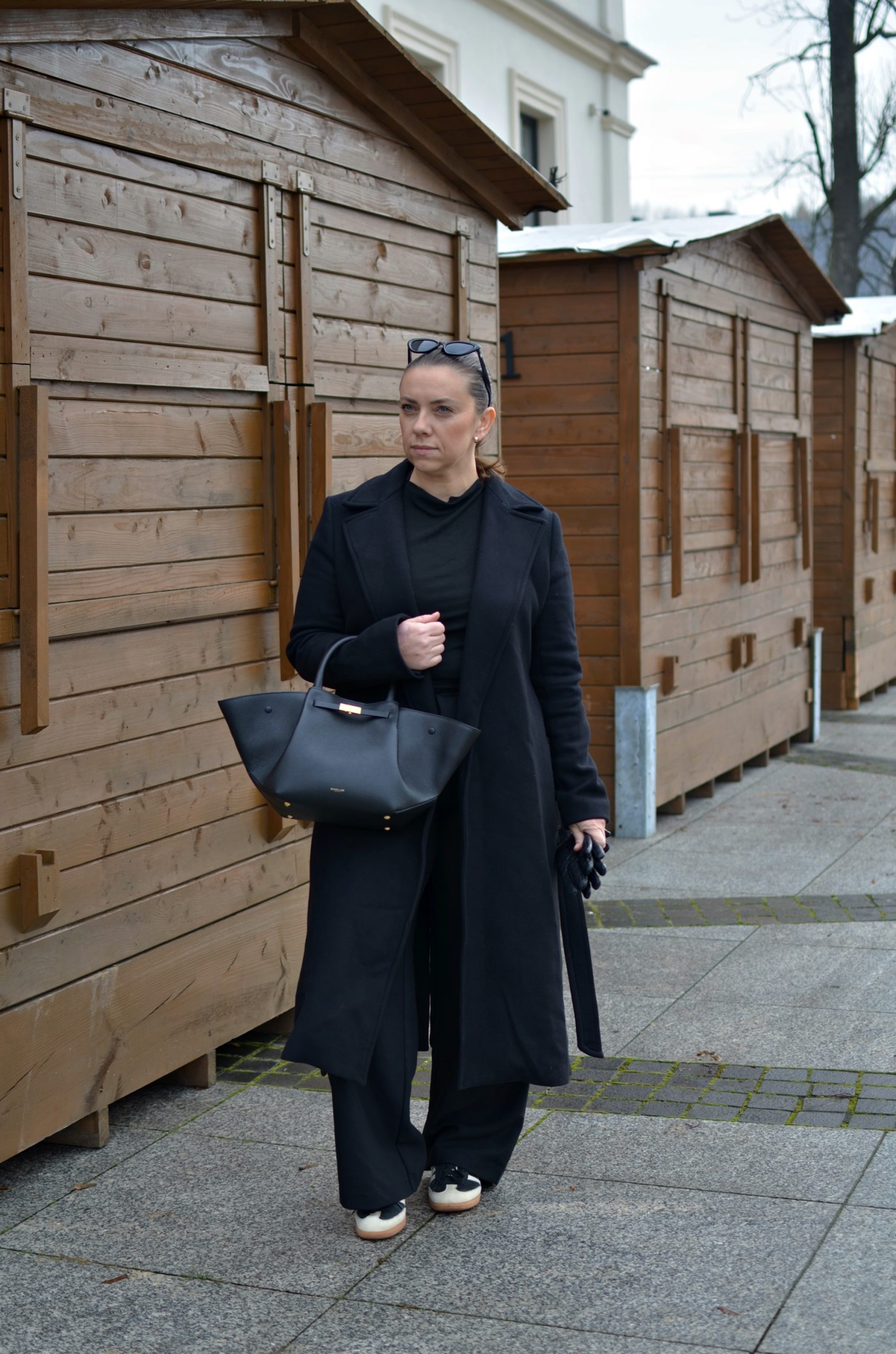 czarna torebka